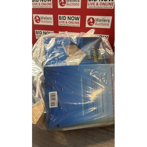 9162 - BAG OF BOOKS / CW