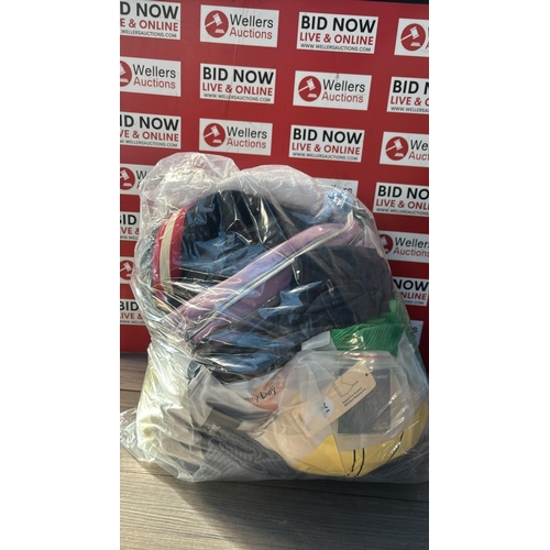 9173 - BAG OF LADIES NEW CLOTHING / CW