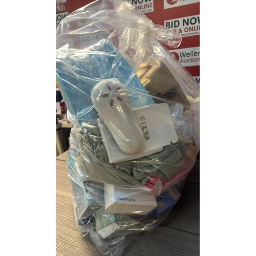 9180 - BAG OF HEALTH AND BEAUTY ITEMS  / CW