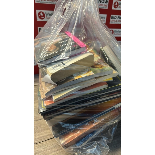 9185 - BAG OF BOOKS / CW