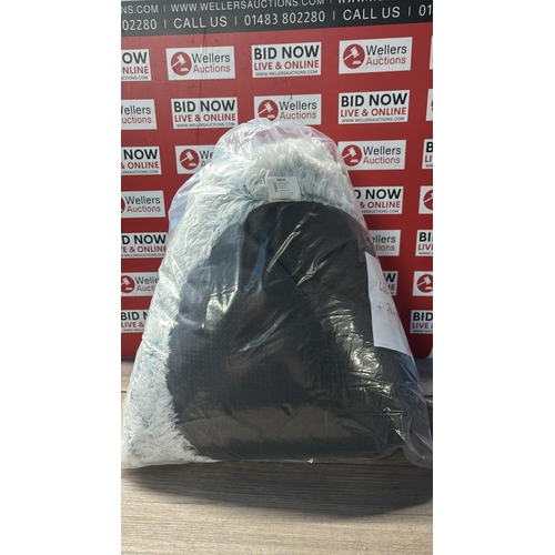 9254 - BAG OF 60CM IGLOO PET BED AND PACK OF PUPPY PADS / OO