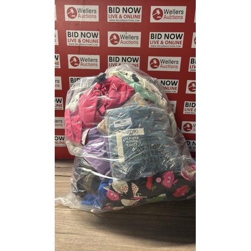 9264 - BAG OF CHILDRENS NEW CLOTHING / OO
