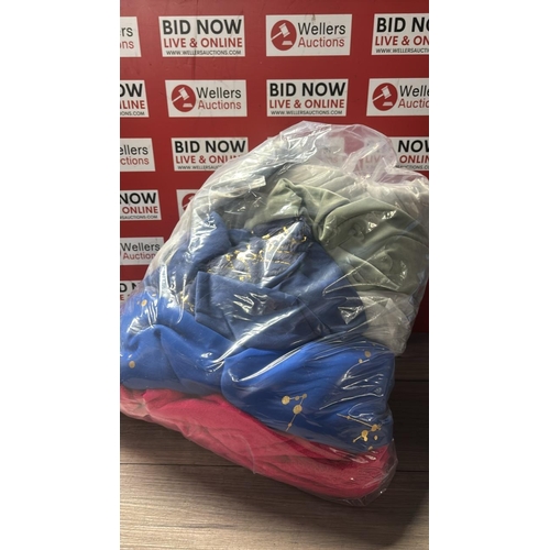 9283 - BAG OF BEDDING AND LINEN / OOO