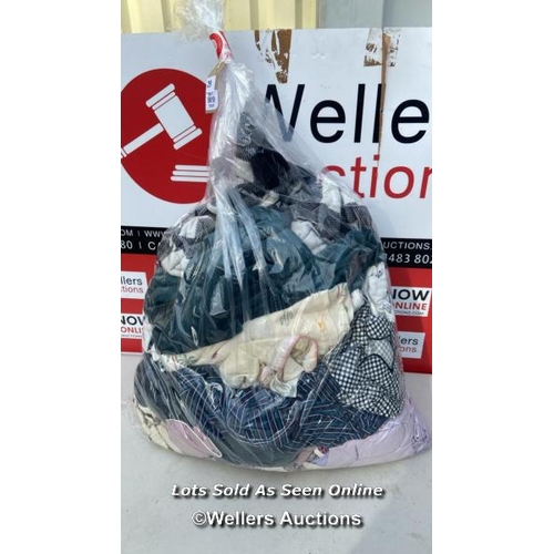 5619 - BAG OF PYJAMAS