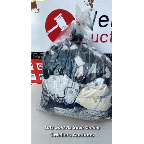 5619 - BAG OF PYJAMAS