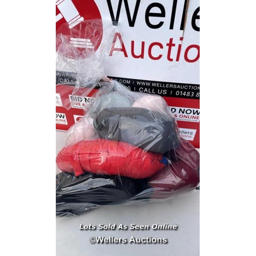 5625 - BAG OF TRAVEL PILLOW /A100