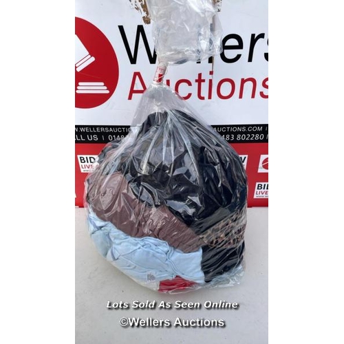 5628 - BAG OF LADIES CLOTHES