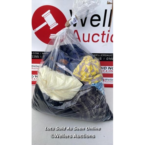 5630 - BAG OF LADIES CLOTHES