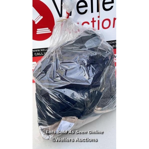 5641 - BAG OF JACKETS