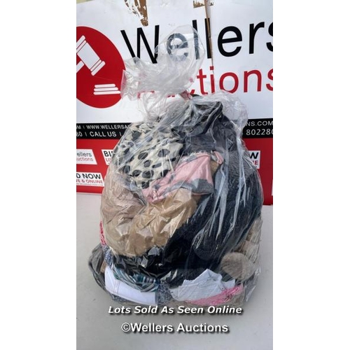 5650 - BAG OF SCARFS AND HATS