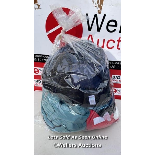 5652 - BAG OF JACKETS