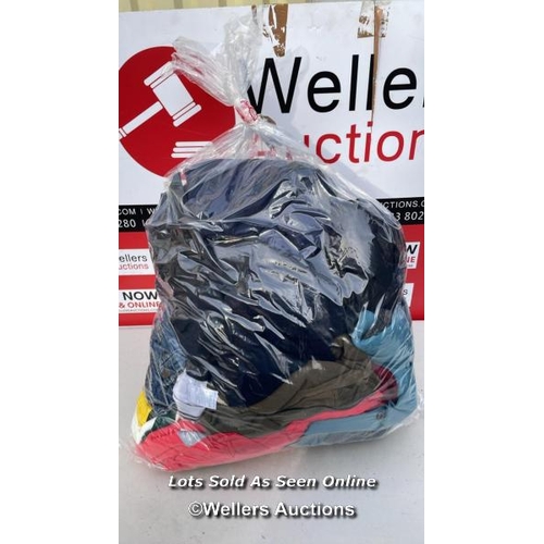 5652 - BAG OF JACKETS