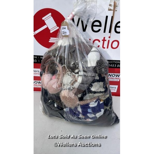 5655 - BAG OF SCARFS AND HATS