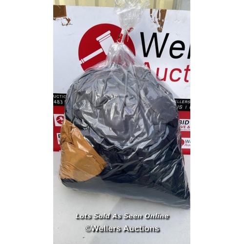 5659 - BAG OF JACKETS INC. THE NORTH FACE