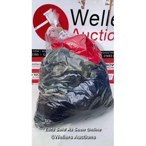 5661 - BAG OF JACKETS