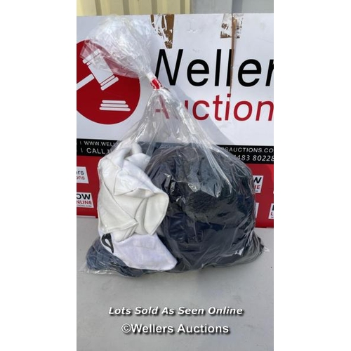 5666 - BAG OF JUMPERS