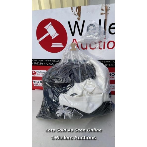 5666 - BAG OF JUMPERS