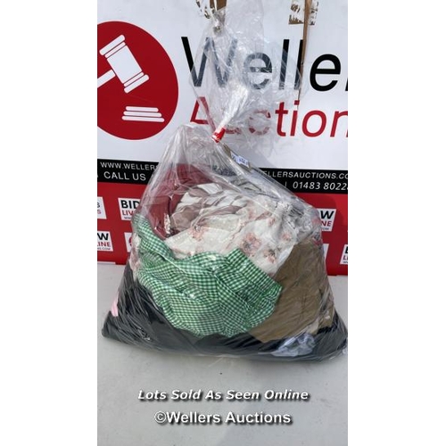 5672 - BAG OF LADIES CLOTHES