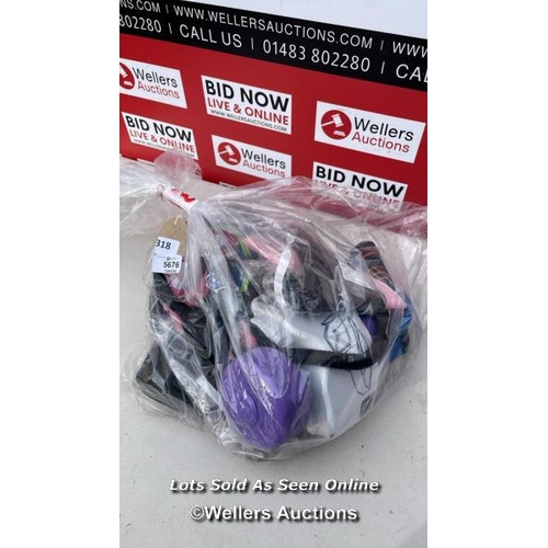 5676 - BAG OF GYM ACCESSORIES