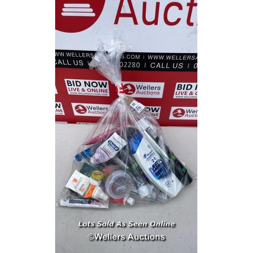 5750 - BAG OF COSMETICS