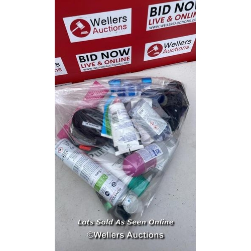 5750 - BAG OF COSMETICS