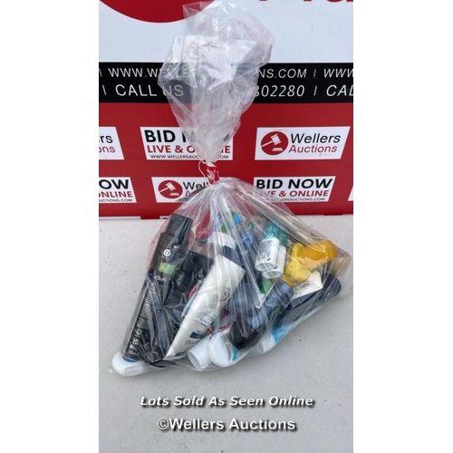 5760 - BAG OF COSMETICS