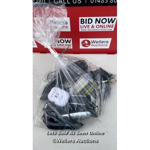 5762 - BAG OF ELETRIC SHAVER