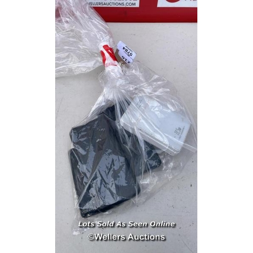 5784 - BAG OF POWER BANKS X5