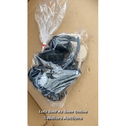 5797 - BAG OF HEADPHONES INC. SONY