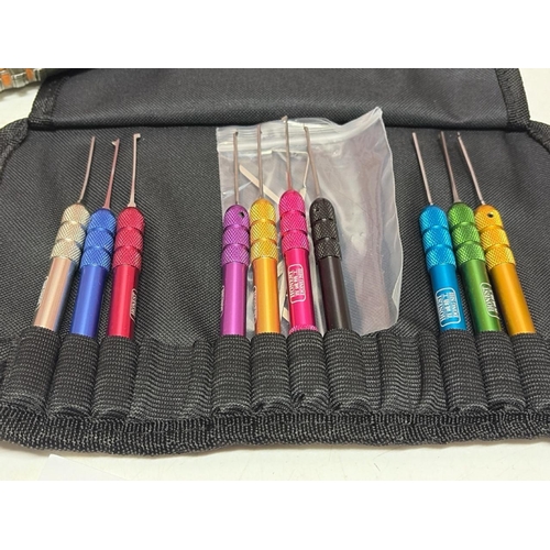 3057 - NEW HONEST LOCKSMITH SUPPLIES