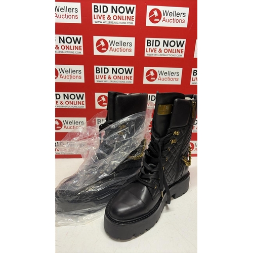 3071 - NEW KURT GIEGER BOOTS, UK 41