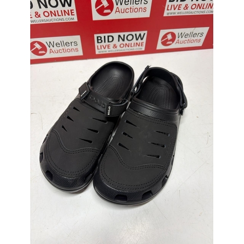 3073 - GENTS NEW CROCS, UK 10