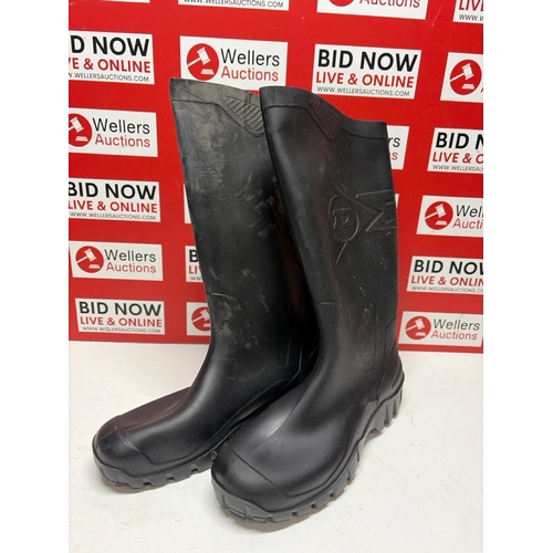3074 - NEW DUNLOP WELLIES, UK 9