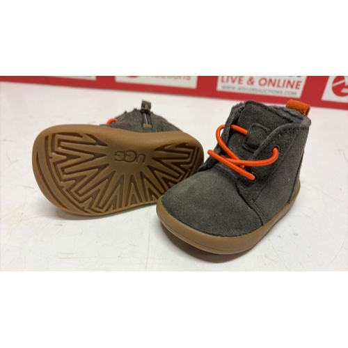 3077 - NEW UGG BOOTIES (WITHOUT TAG), UK 2
