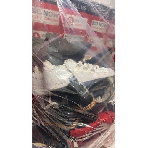 3082 - BAG OF PRE-OWNED FOOTWEAR INC. ADIDAS, CROCS, UGG ETC