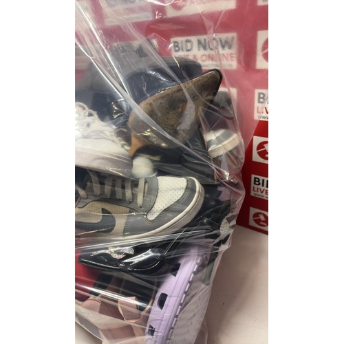 3082 - BAG OF PRE-OWNED FOOTWEAR INC. ADIDAS, CROCS, UGG ETC