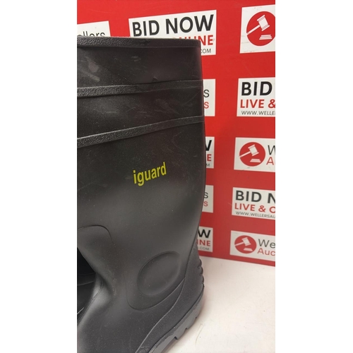 3083 - NEW IGUARD BOOTS, UK 11