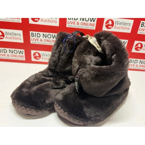3088 - NEW BED ATH SLIPPERS, L