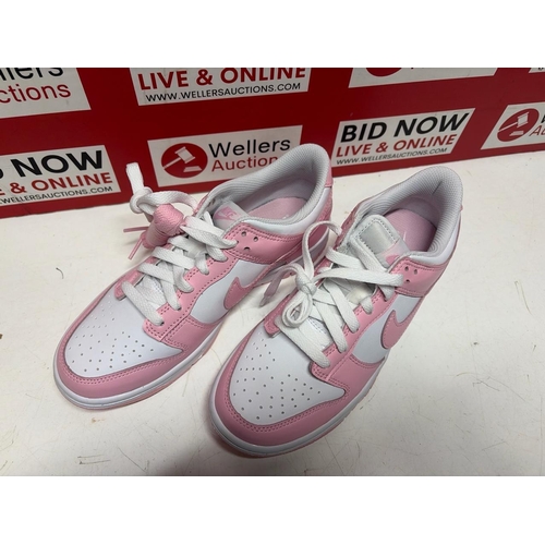 3089 - NEW NIKE TRAINERS, UK 5