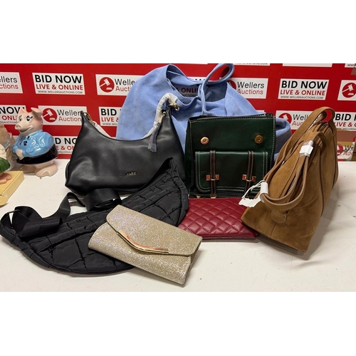 3101 - X7 NEW HANDBAGS AND PURSES INC. ALDO