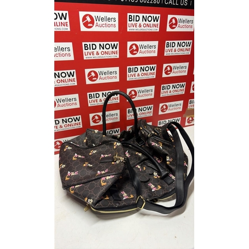 3102 - PRE-OWNED MICKEY MOUSE HOLDALL
