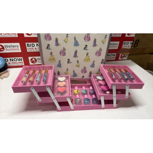 3115 - NEW DISNEY PRINCESS MAKE UP CASE