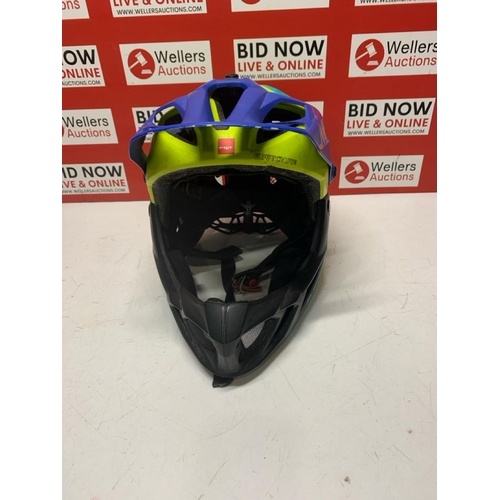 3197 - PRE-OWNED MET FULL FACE HELMET