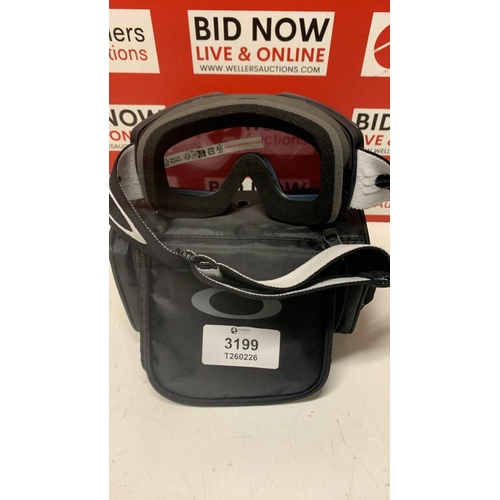 3199 - CASED OAKLEY SKI GOGGLES