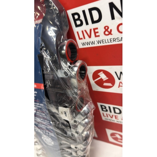 8013 - SEALEY 12 PIECE FLEXI HEAD TRATCHET COMBINATION SPANNER SET