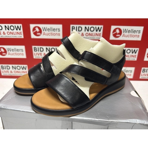 7055 - NEW GABOR COMFORT SANDLE SIZE 4 WITH BOX