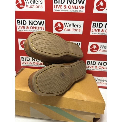 7061 - NEW CHATHAM GALLEY 2  DARK TAN SIZE 8  WITH BOX