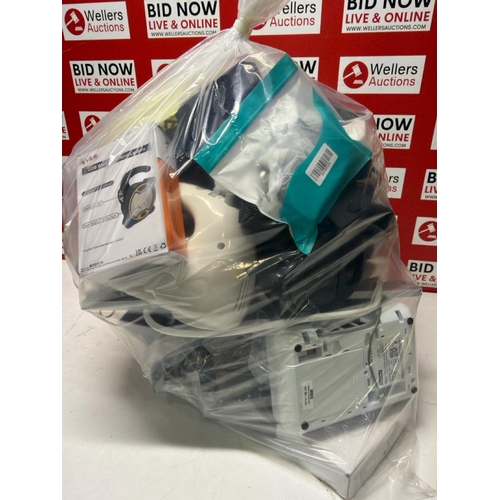 7086 - BAG OF MIXED ELECTRICALS INC SKY Q BOX