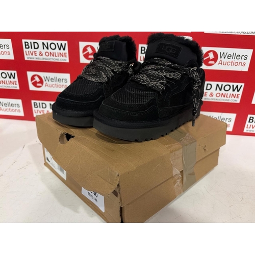 8040 - NEW UGG W LOWWEL TRAINERS, UK 5