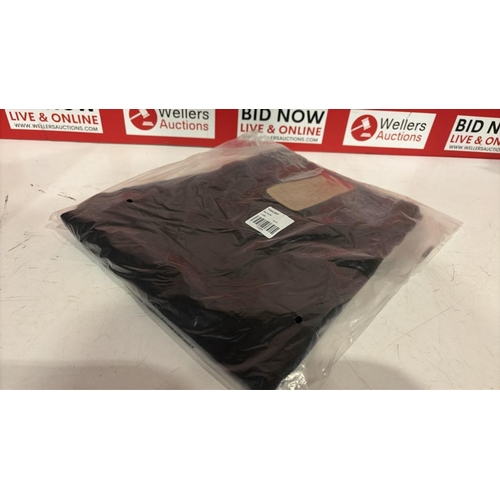 8053 - NEW LEVI'S 314 SHAPING SKINNY JEANS, 32 X 30